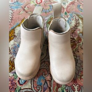 Native Kensington Baby Girl Pink Boots Size 6